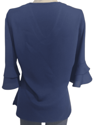 Blusa a la cadera con cuello v manga tres cuartos