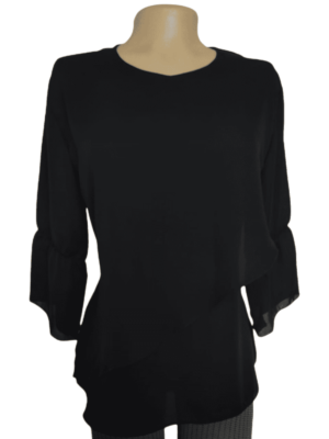 Blusa a la cadera con olan maga tres cuartos